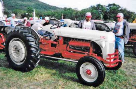 Ford-Ferguson 9N and Ford 8N Image